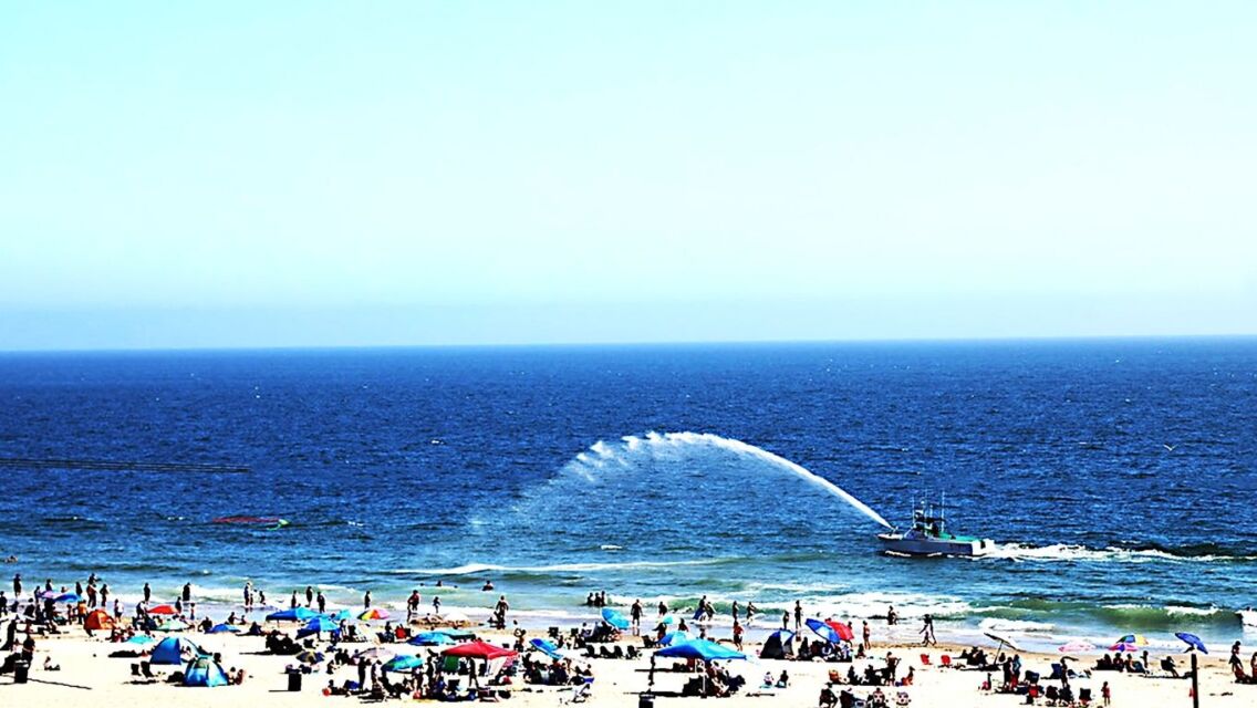 Mau Study Tour atau Outing Class ke Pantai? Kamu Wajib Lakukan Hal Ini!