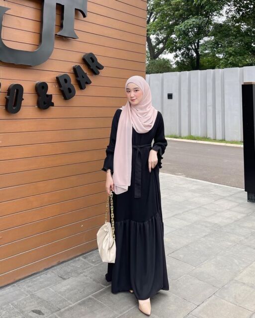 8 Ide Outfit Bukber Hijab Simple dan Elegan, Bikin Penampilan Kamu Lebih Fresh!